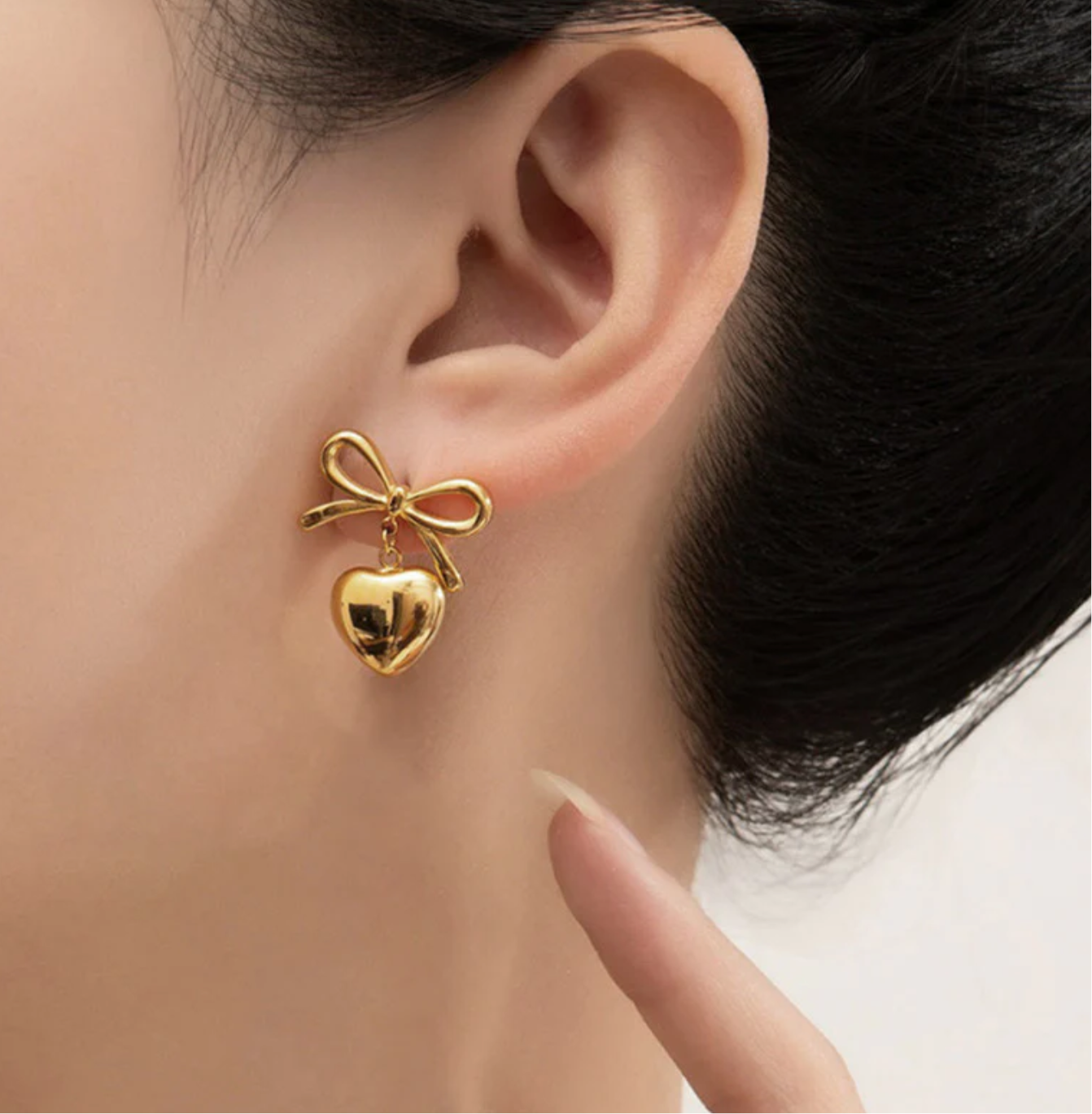 Lil Bow Heart Earrings (Anti Tarnish)