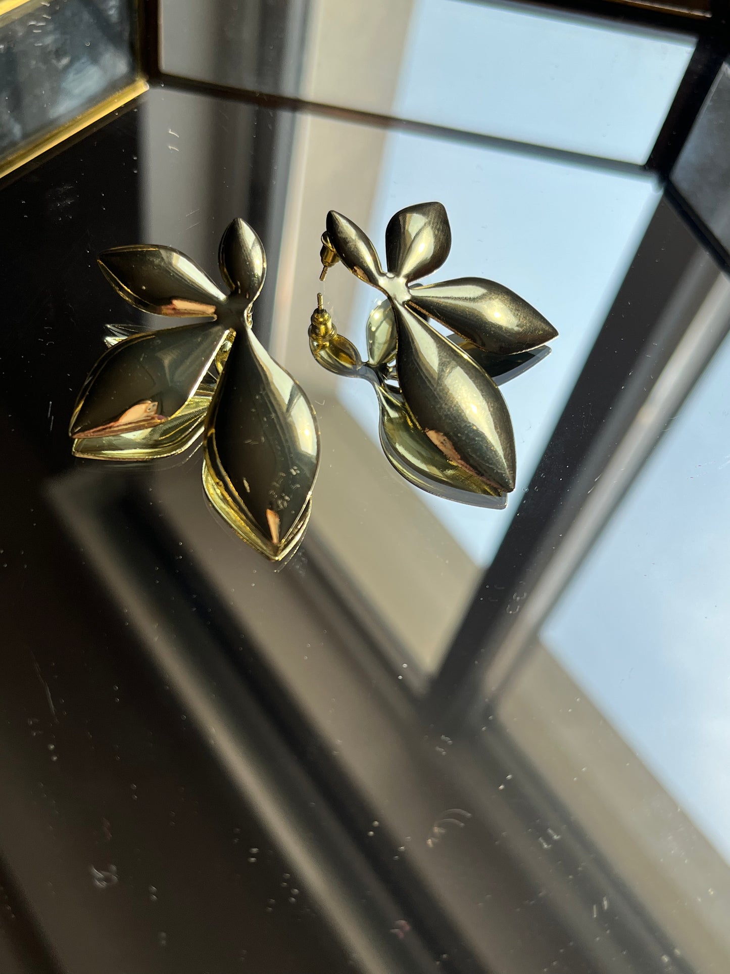 Golden Bloom Earring ( Anti Tarnish, Waterproof)